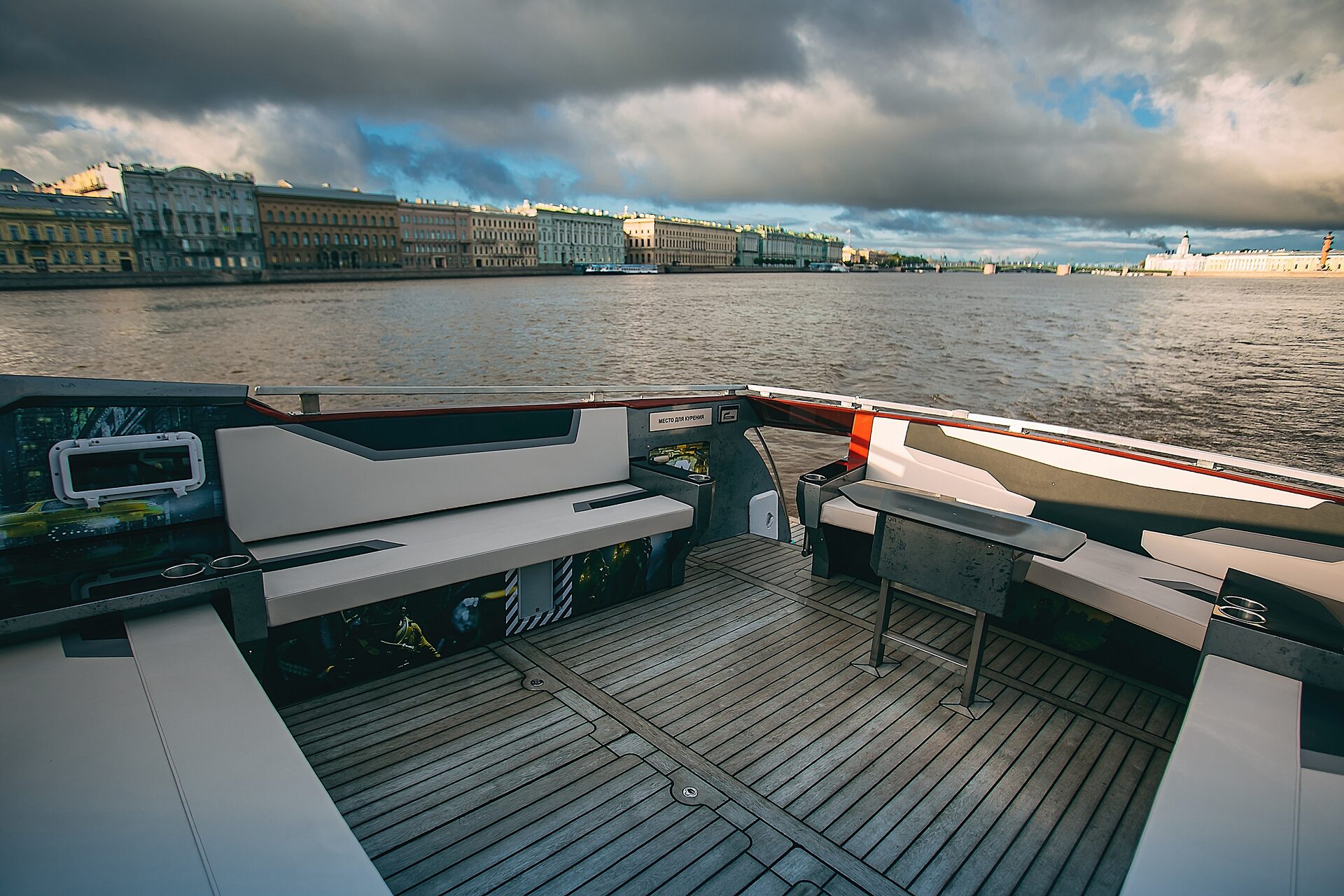 Яхта Белуга