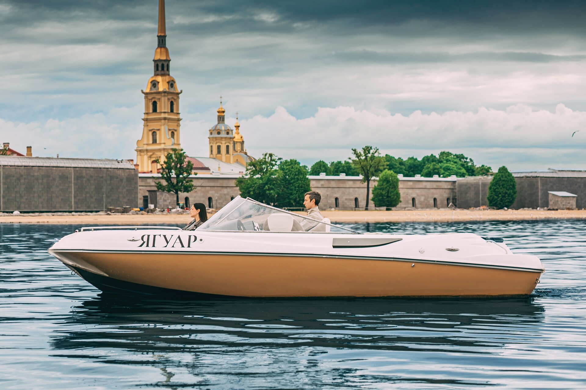 Аренда катера Ягуар (скоростной катер СПб) в СПб