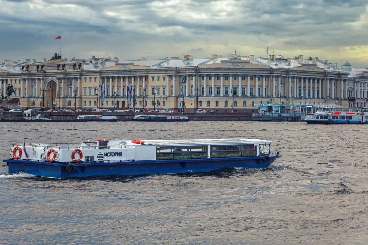 Теплоход История