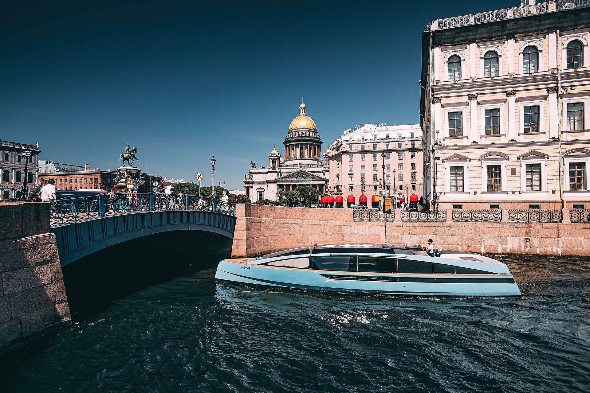 Аренда яхты Monaco (дизайнерская Urban Yacht в центре) в СПб