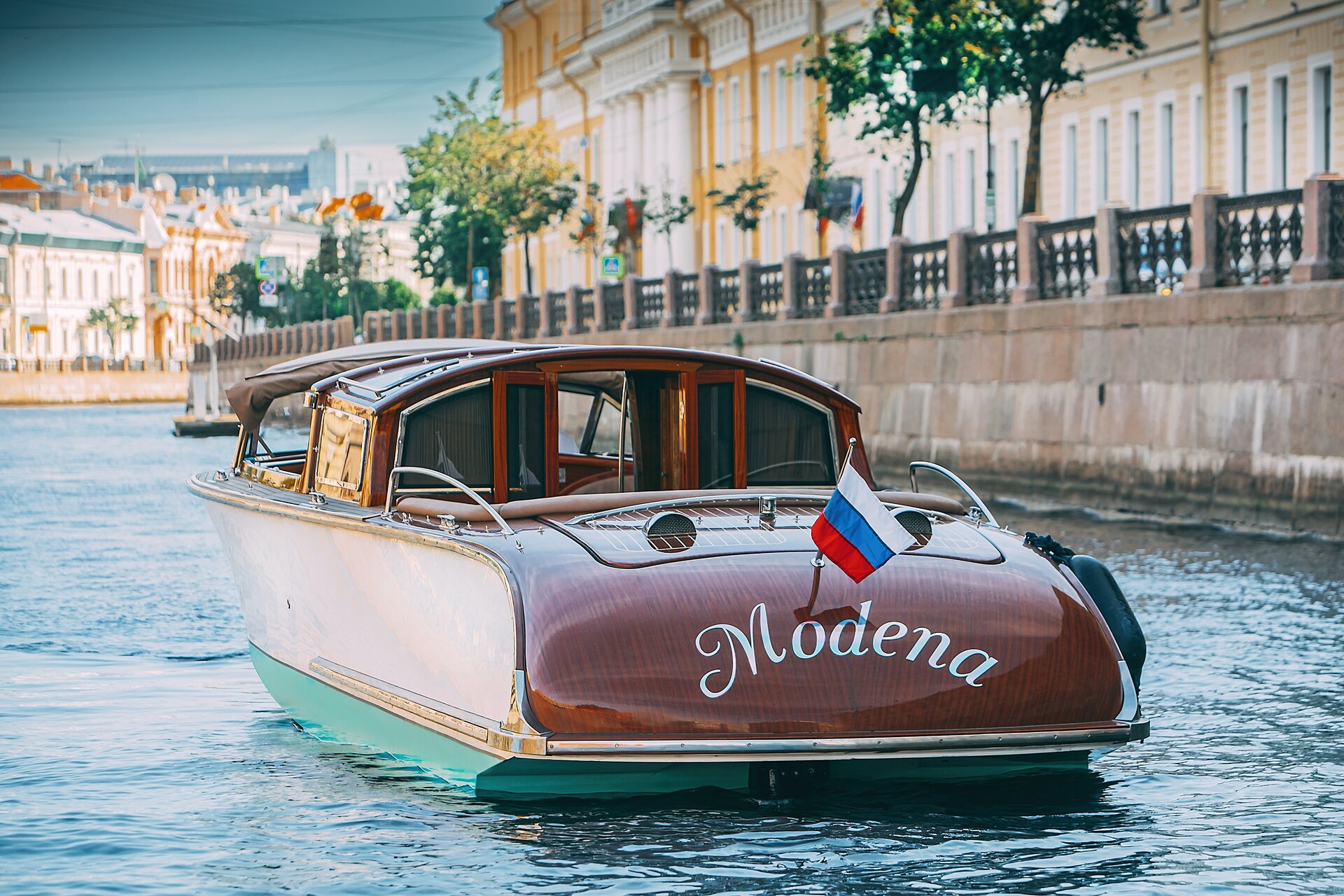 Аренда катера Модена (аренда на Фонтанке) в СПб