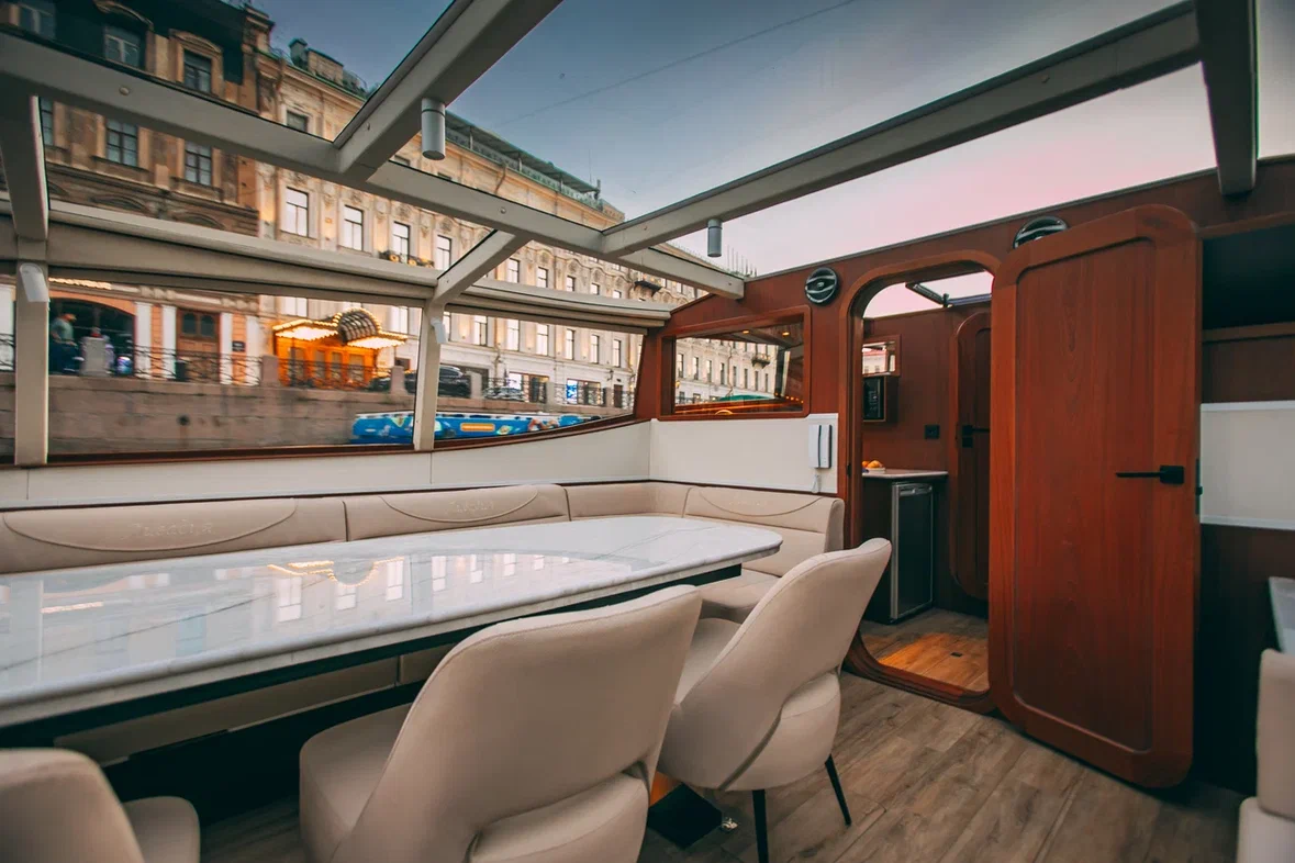 Канальная Яхта Ливадия