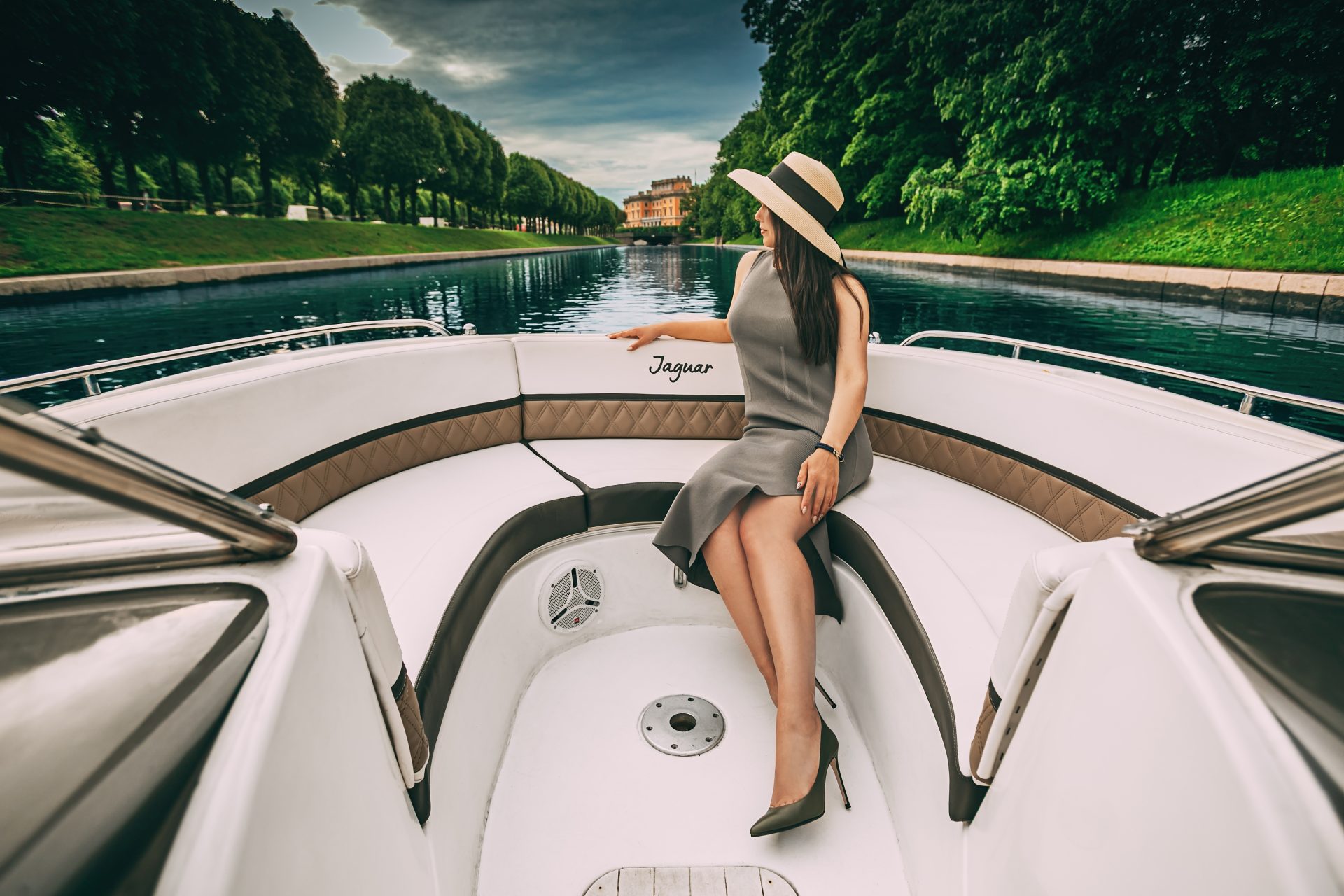 Катер Ягуар (скоростной катер СПб)