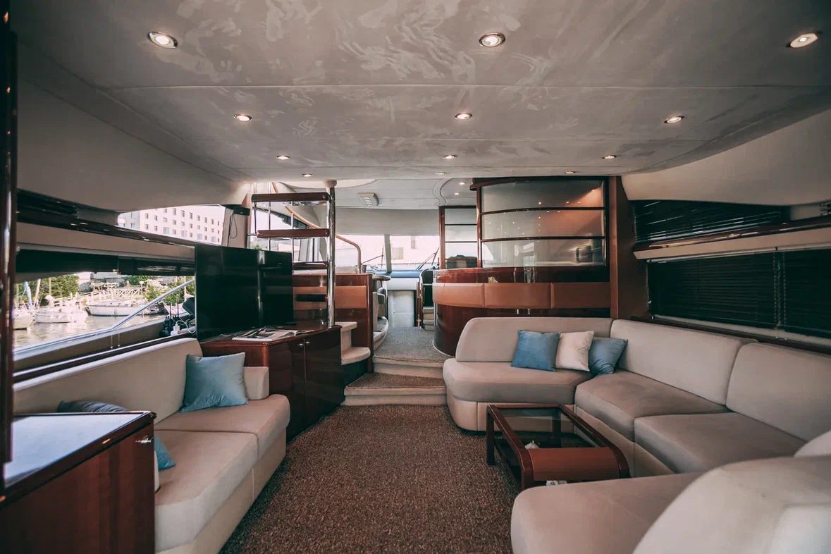 Яхта Princess 68 «Alina» (16 мест)