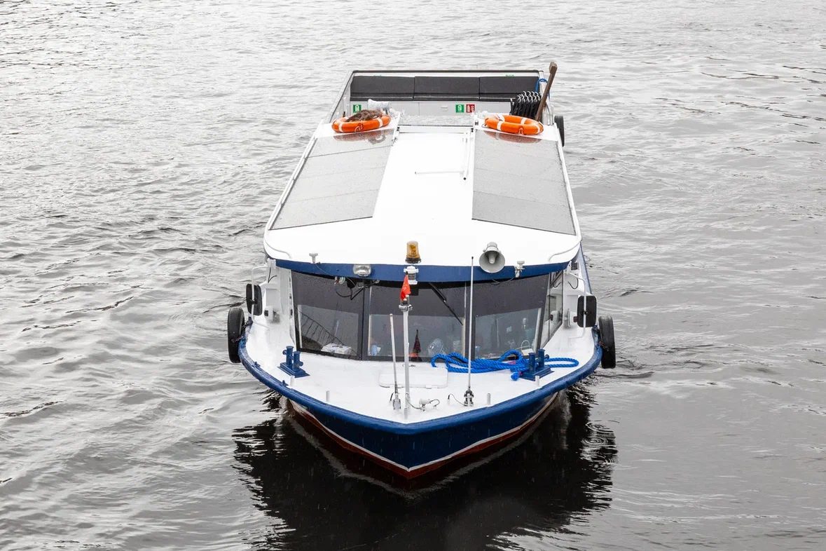 Катер Магеллан (просторный катер на 11 гостей)