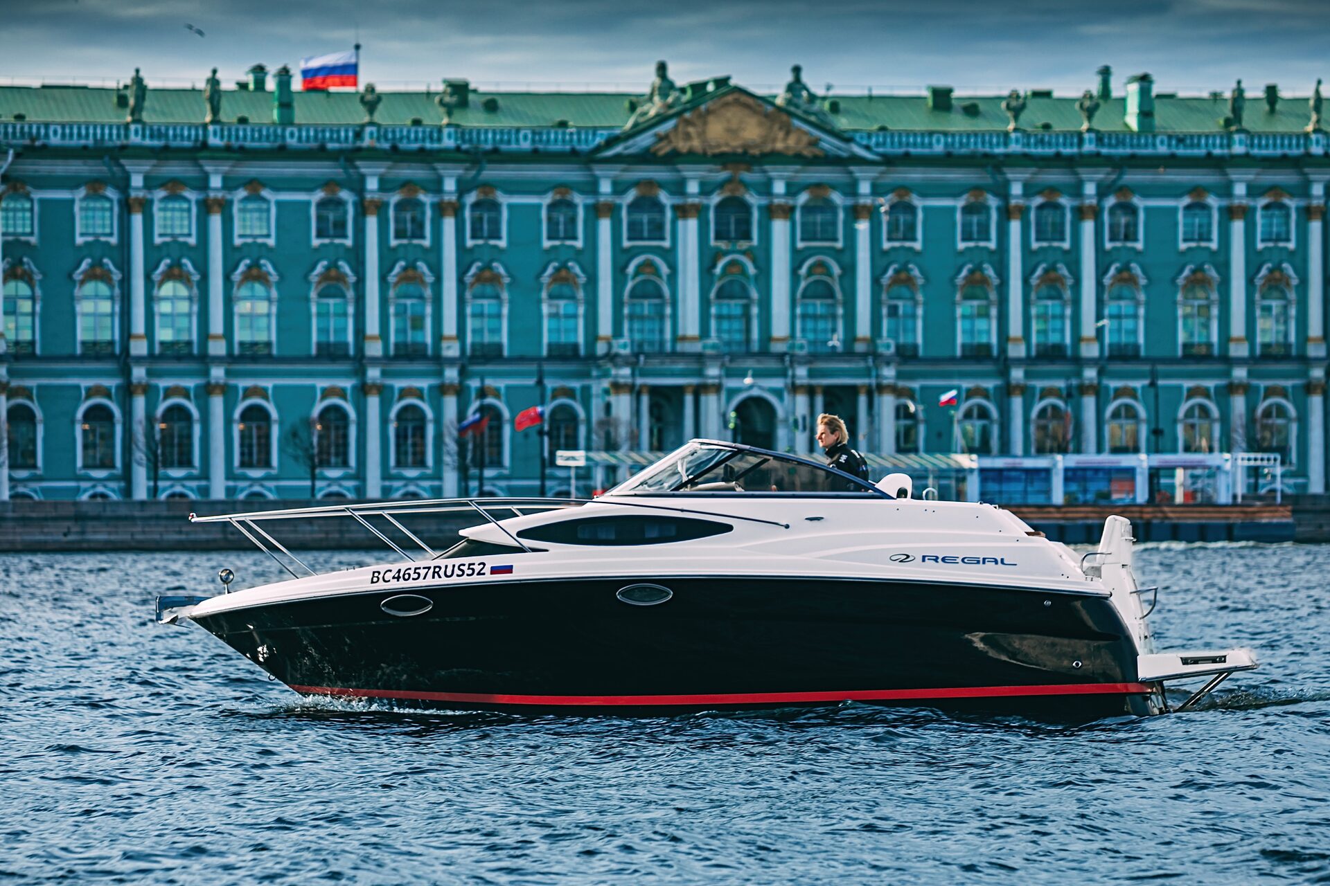 Катер Flash Royal