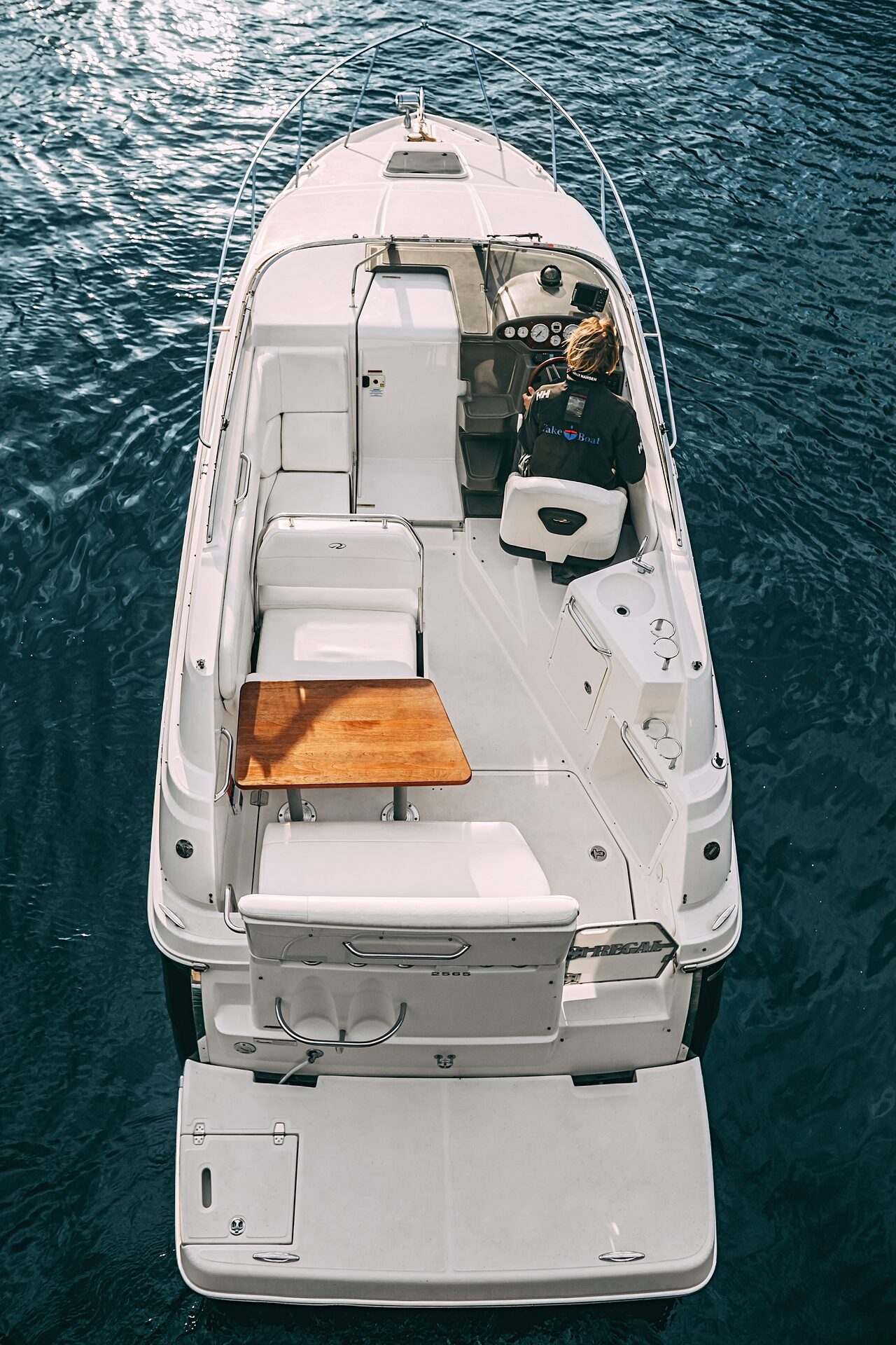 Катер Flash Royal