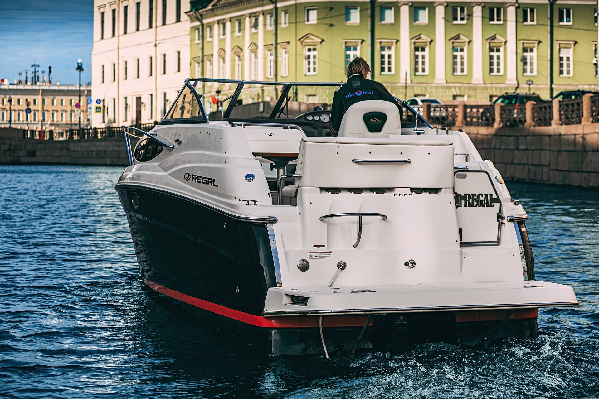 Катер Flash Royal