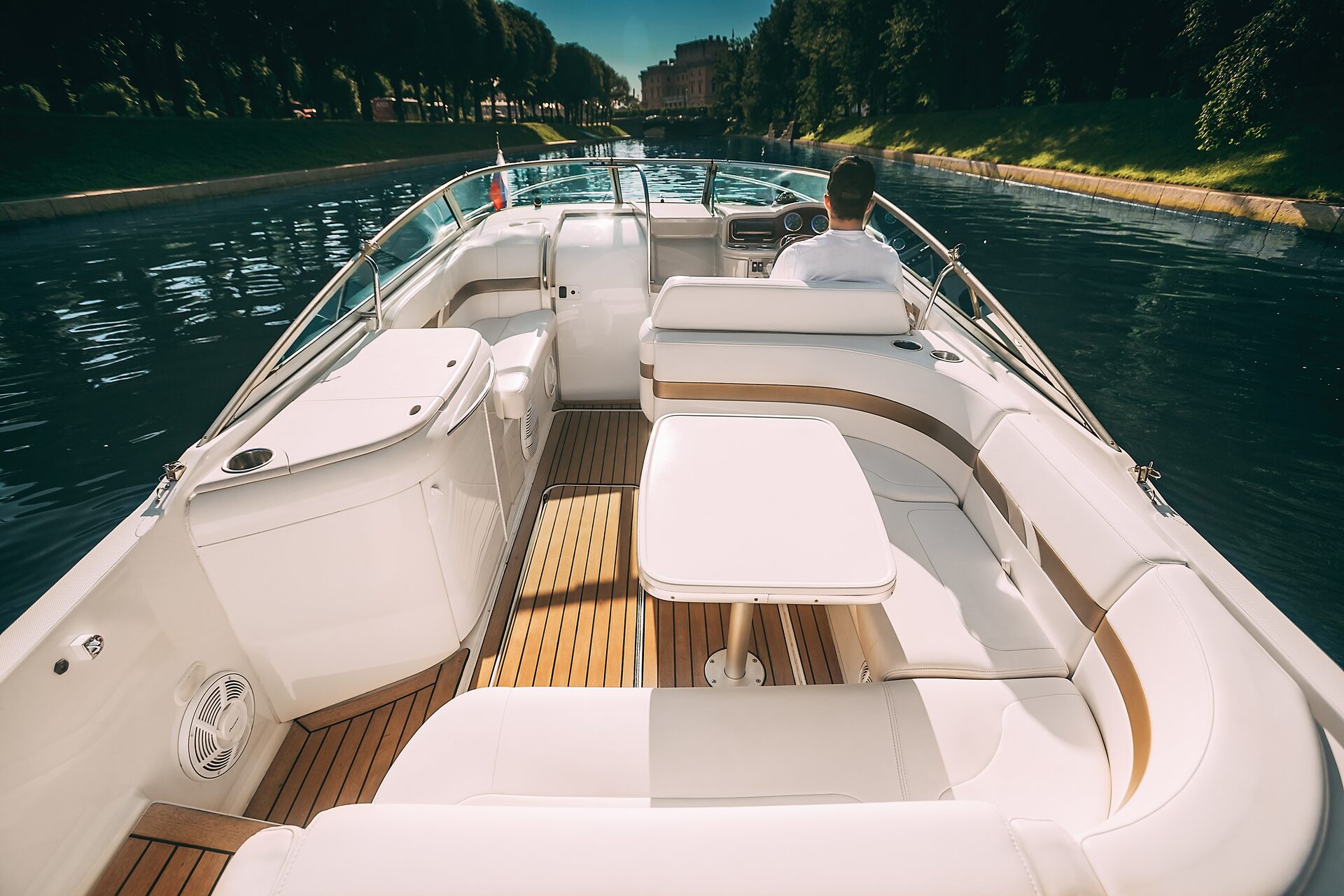 Катер Магнум