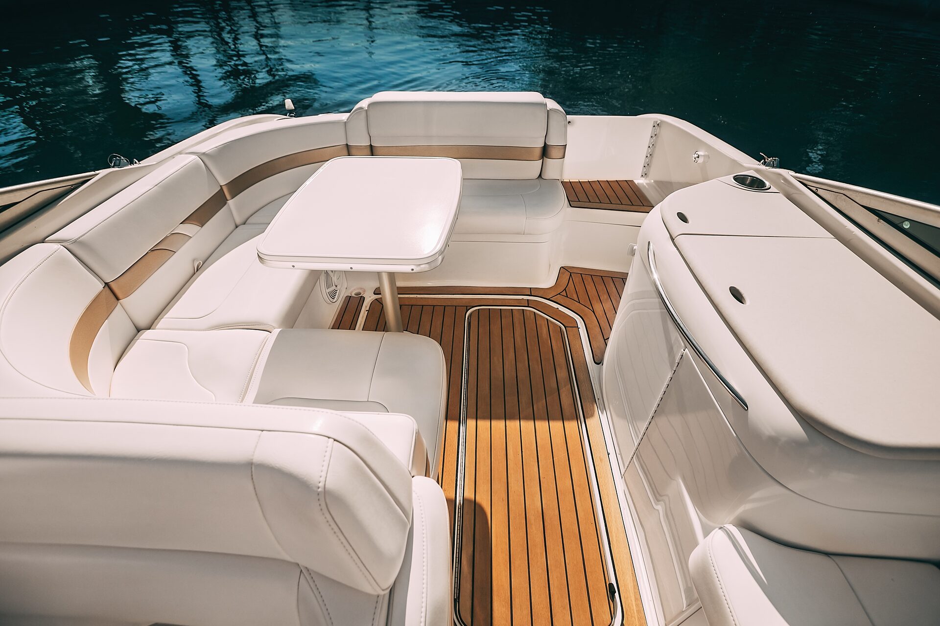 Катер Магнум