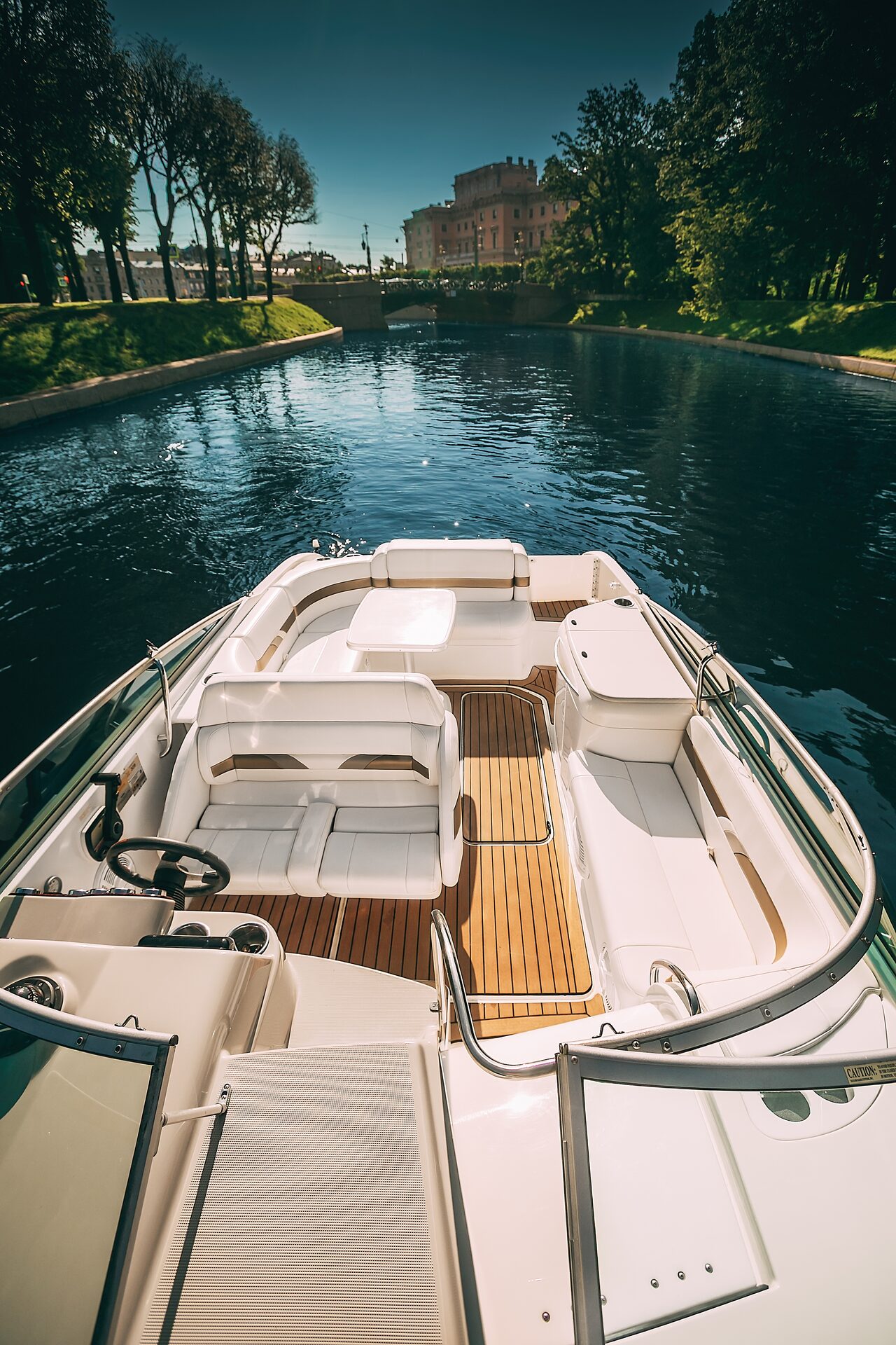 Катер Магнум