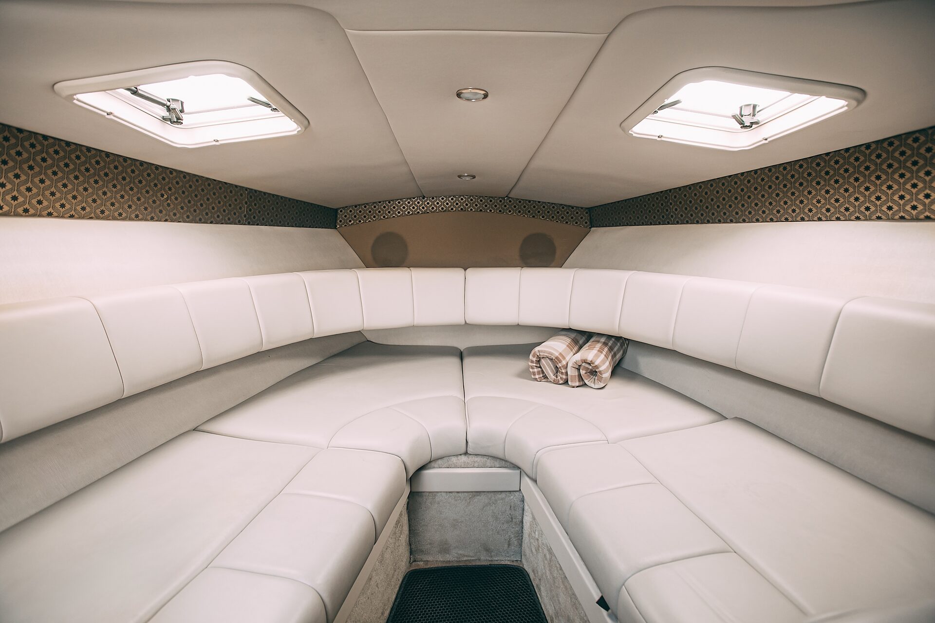 Катер Магнум